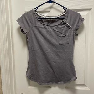 VELVET from ANTHROPOLOGY, short sleeve shirt. Size small. Gray.